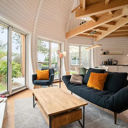 Kugelhaus Kirana - Ruhiges Naturdomizil In Runder Bauweise Am Waldrand Des Tollensesees Holiday home