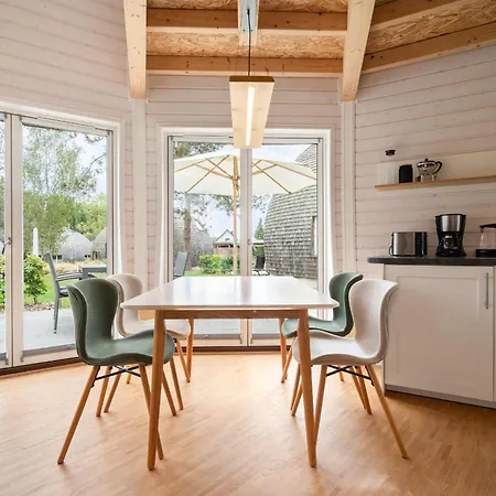 Kugelhaus Kirana - Ruhiges Naturdomizil In Runder Bauweise Am Waldrand Des Tollensesees