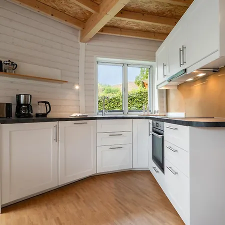 Prázdninový dům Kugelhaus Kirana - Ruhiges Naturdomizil In Runder Bauweise Am Waldrand Des Tollensesees Wustrow (Penzlin)