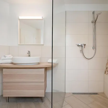 Kugelhaus Kirana - Ruhiges Naturdomizil In Runder Bauweise Am Waldrand Des Tollensesees Prázdninový dům