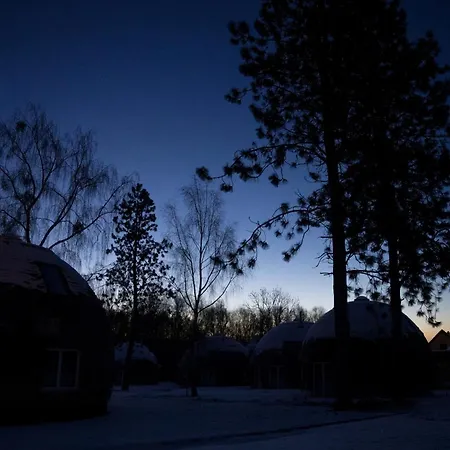 Kugelhaus Kirana - Ruhiges Naturdomizil In Runder Bauweise Am Waldrand Des Tollensesees